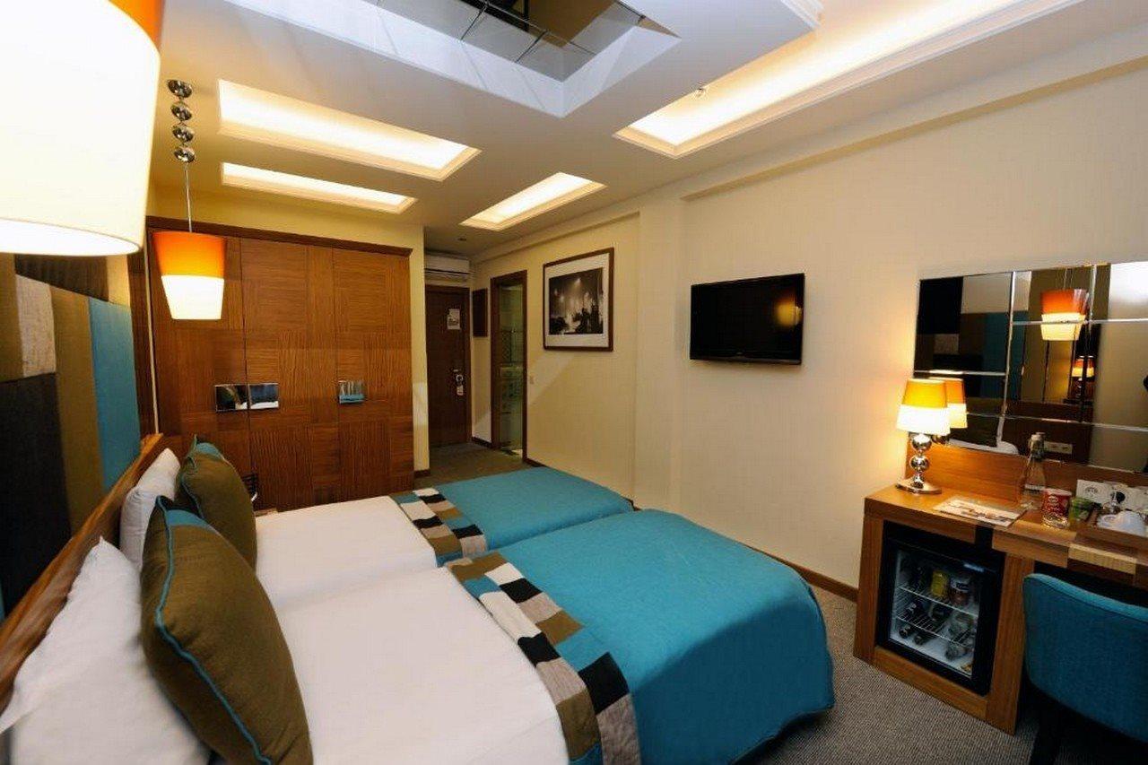 Collage Pera Otel