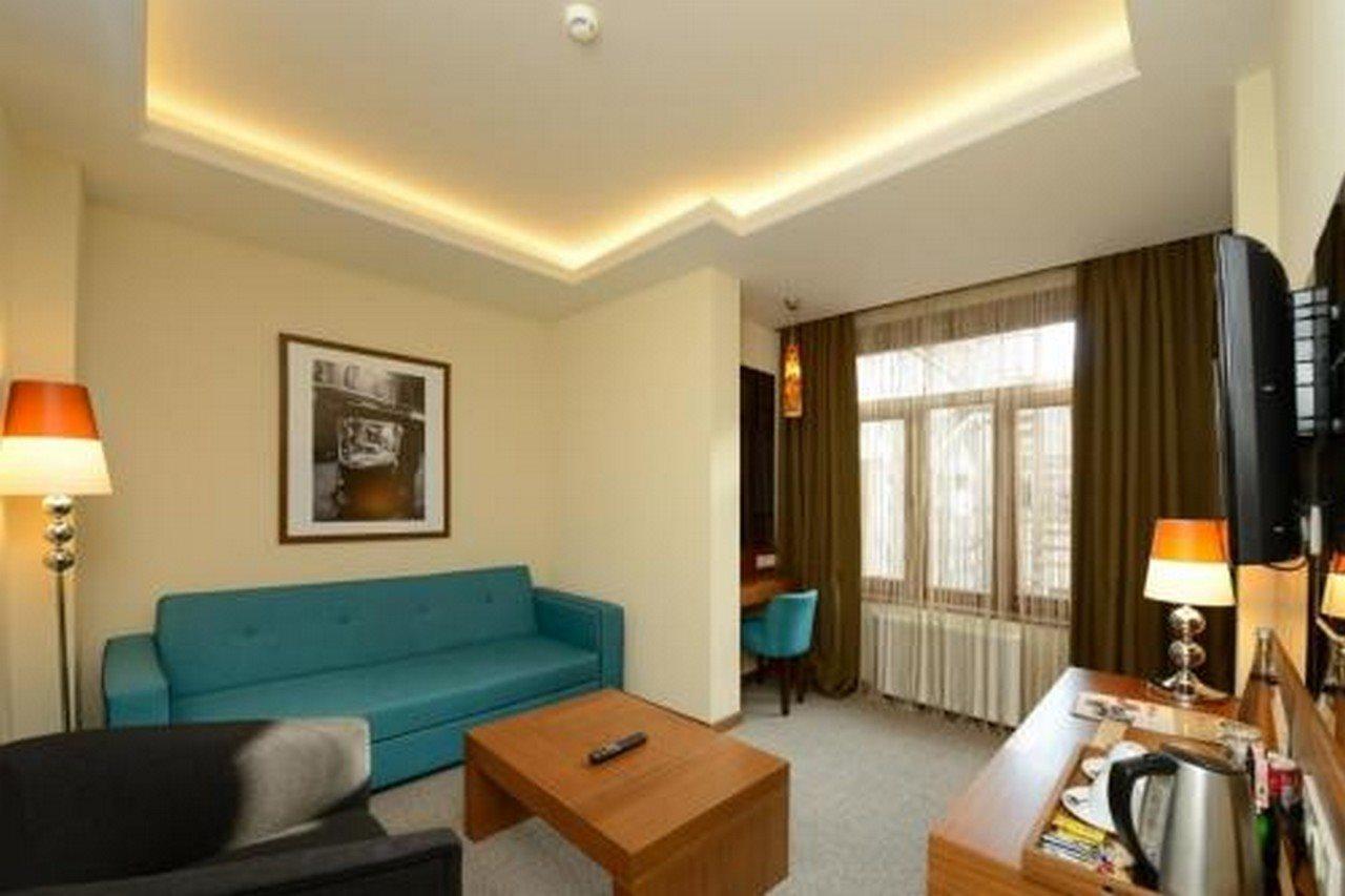 Collage Pera Otel İstanbul
