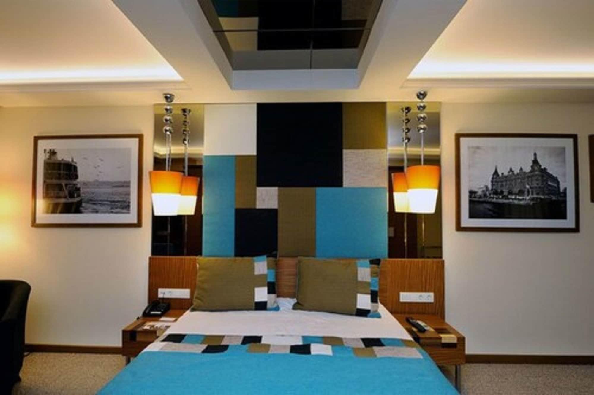 Collage Pera Otel