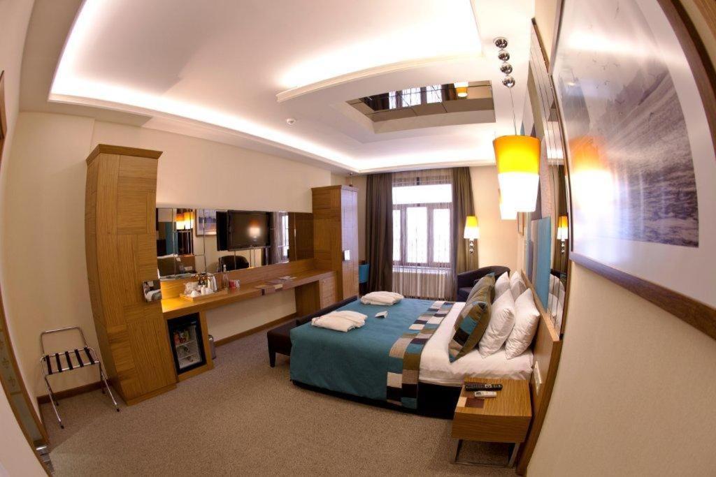Collage Pera İstanbul